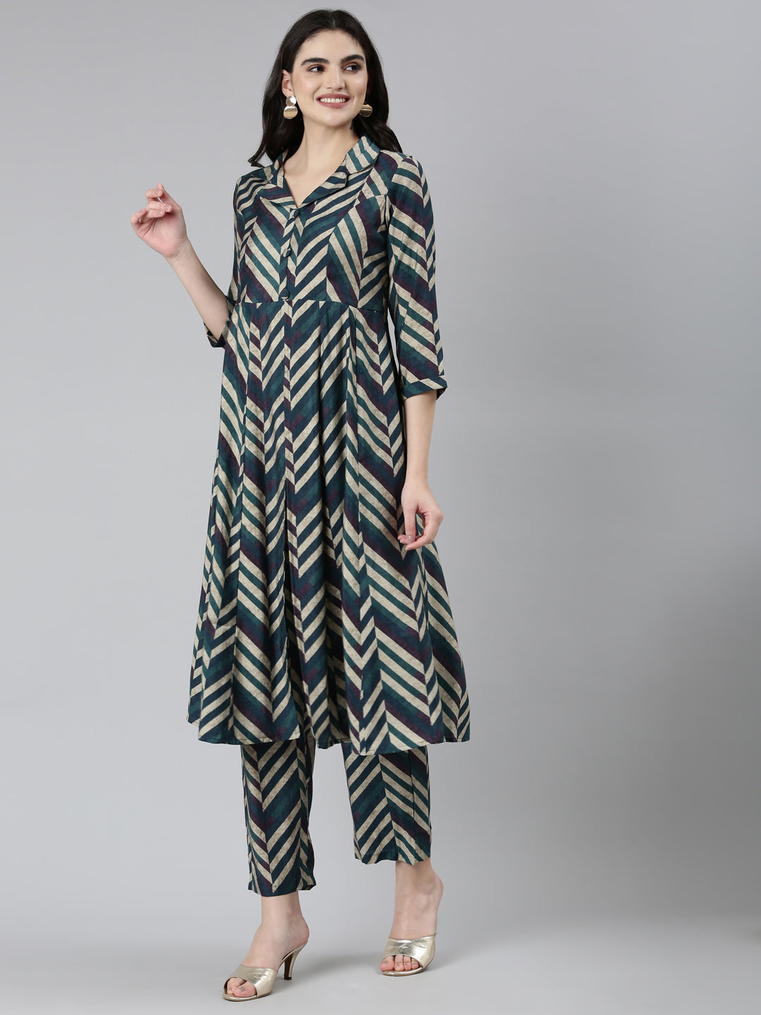 Neerus Green cotton printed kurta set with trousers - back view