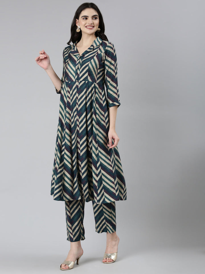 Neerus Green cotton printed kurta set with trousers - back view