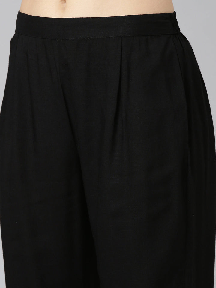 Neerus Black printed straight kurta set with trousers - detail view 3