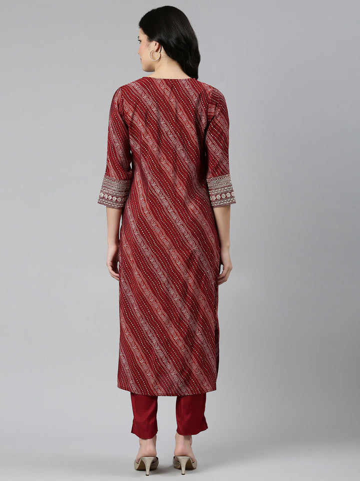Neerus Maroon printed straight kurta set with dupatta - side view