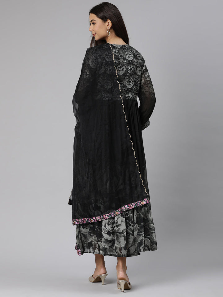 Neerus Grey printed floral suit set straight kurta with trouser and dupatta - side view
