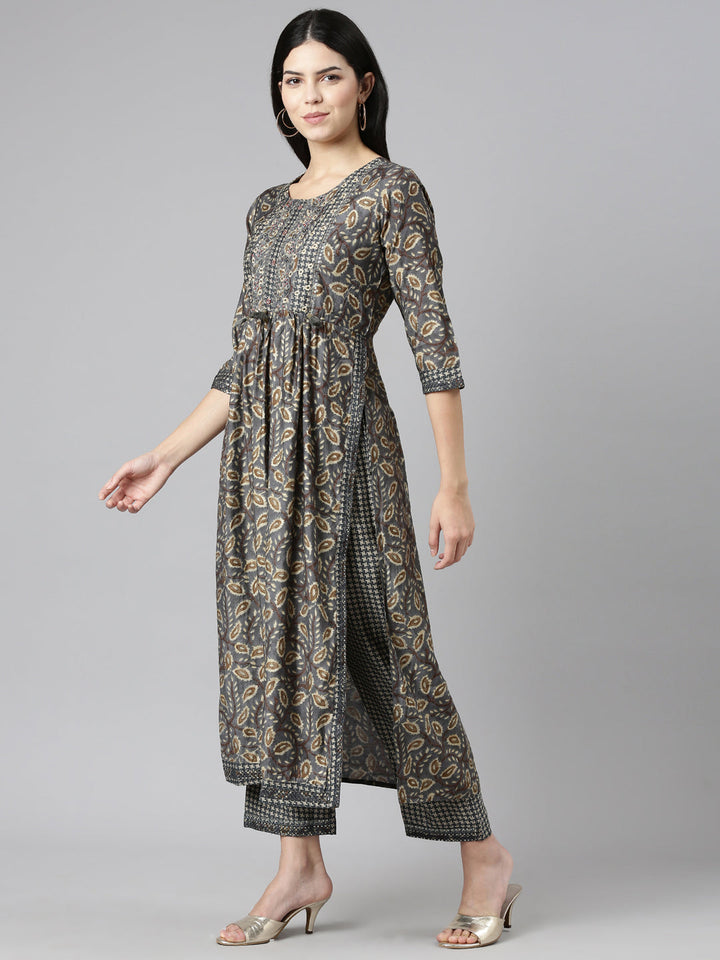 Neerus Grey printed straight kurta set with dupatta - back view