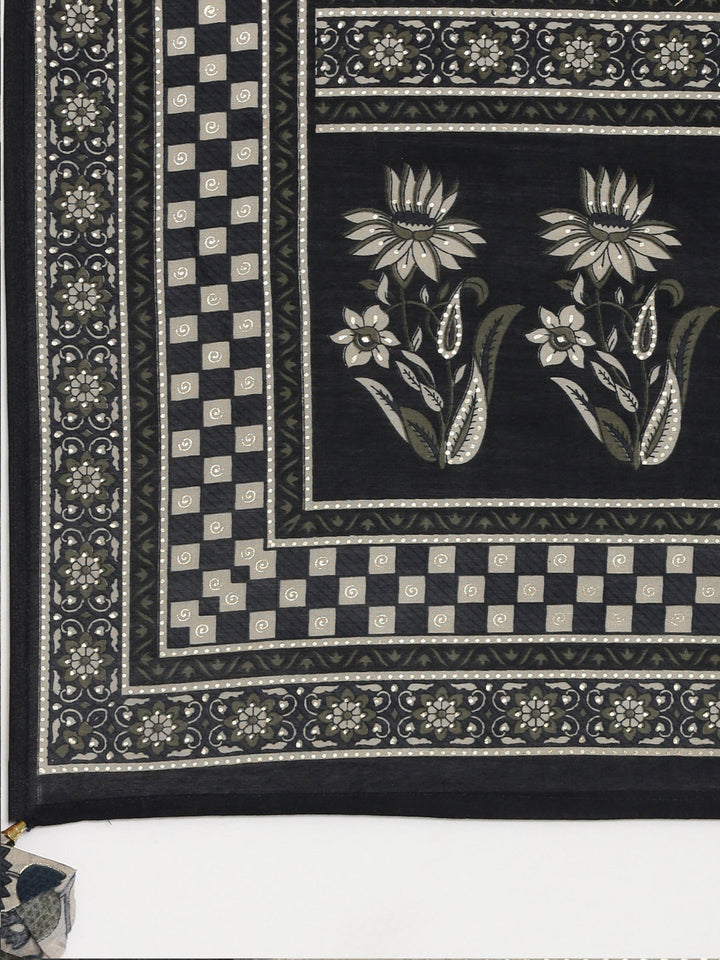 Neerus Grey printed straight kurta set with trousers and dupatta - detail view 4