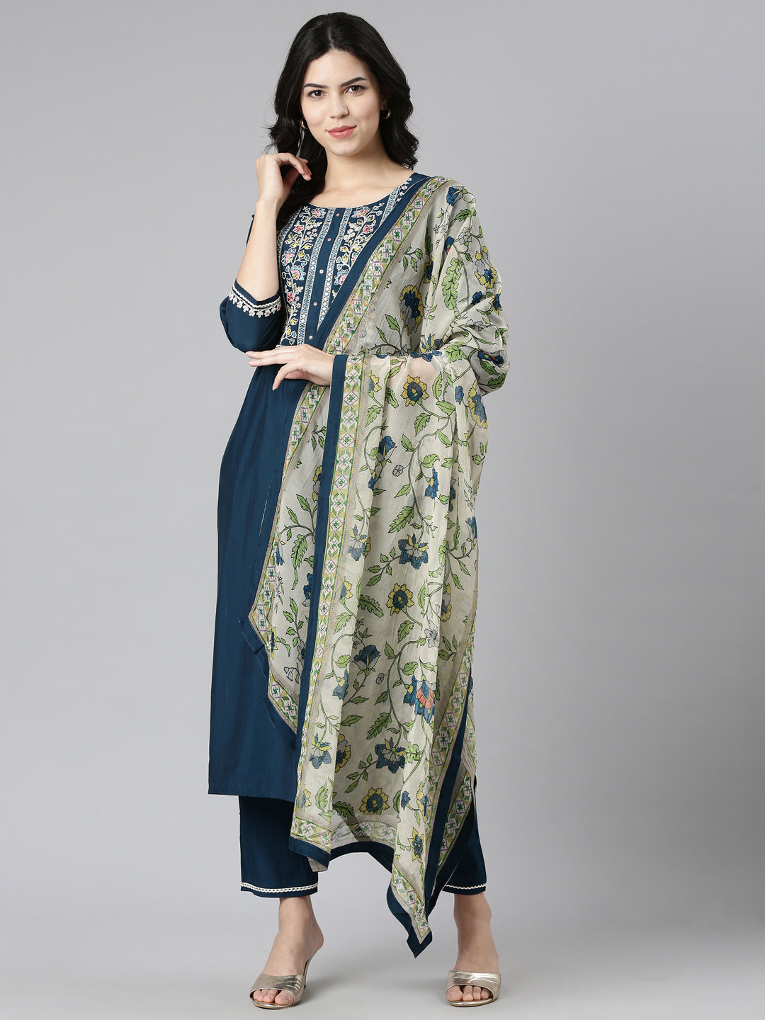 Neerus Green solid straight kurta set with dupatta - detail view 2
