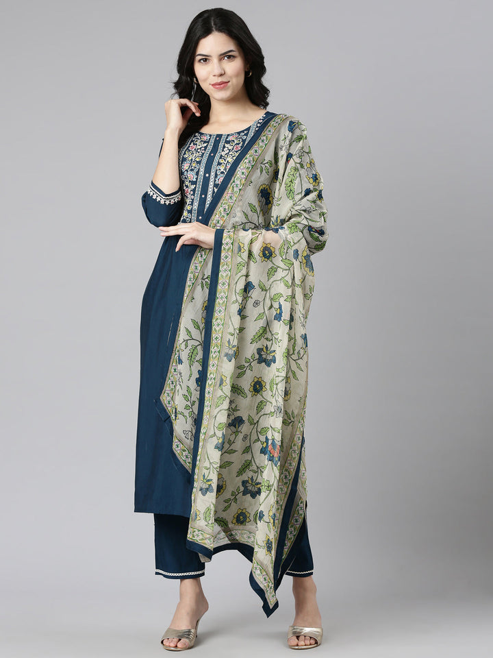 Neerus Green solid straight kurta set with dupatta - detail view 2