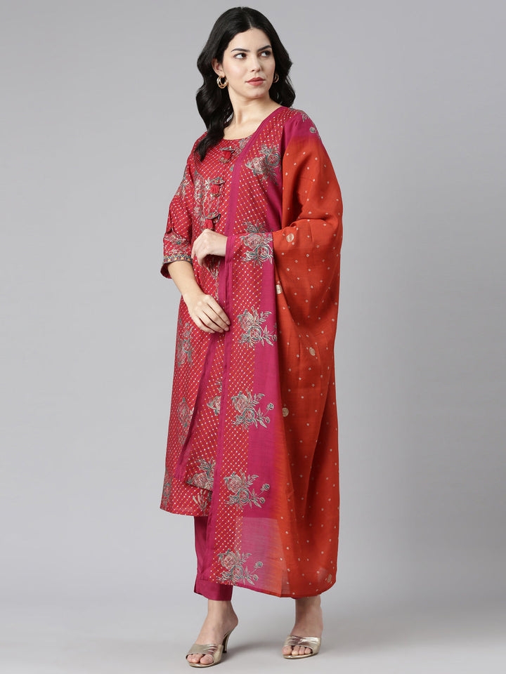 Neerus Red printed straight kurta set with dupatta - detail view 2