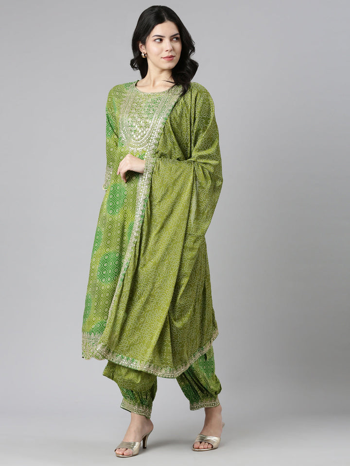 Neerus Green printed straight kurta set with salwar and dupatta - detail view 2