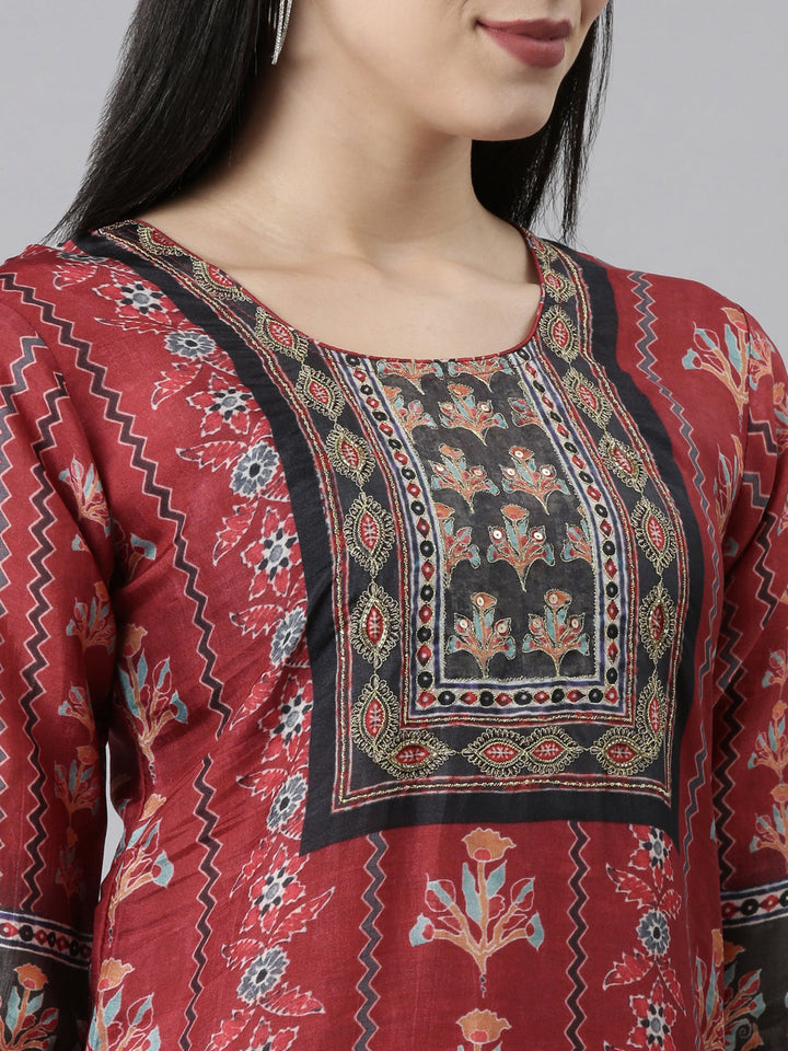 Neerus Maroon floral printed straight kurta set - detail view 1