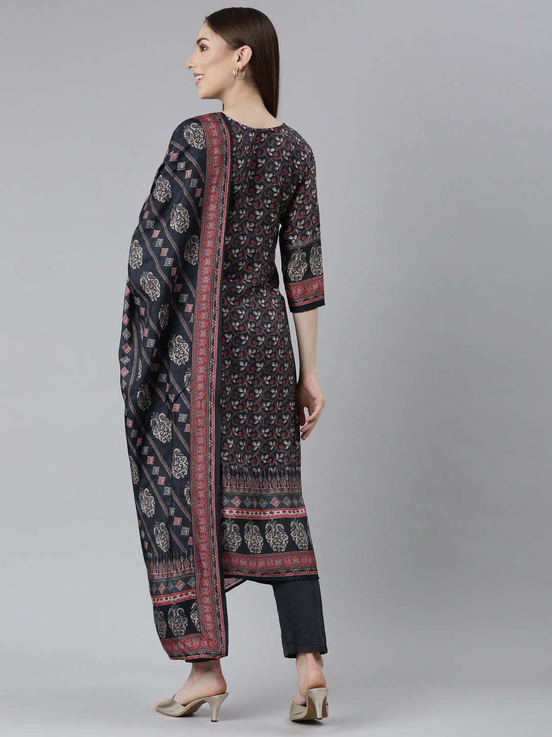Neerus Black printed floral kurta set straight silhouette - side view