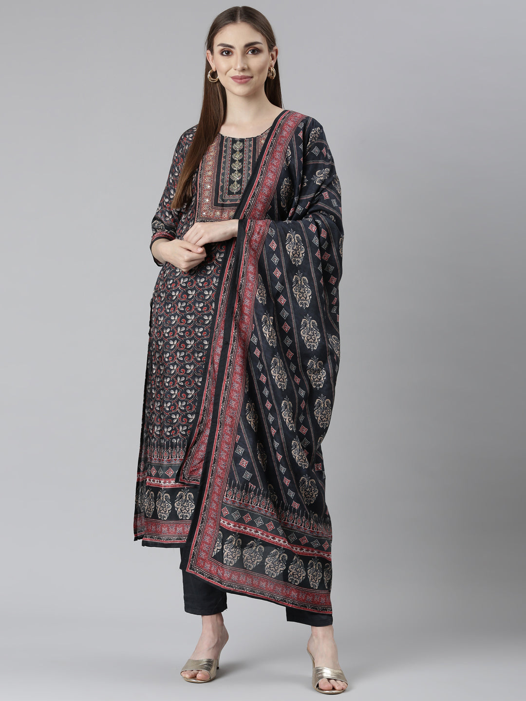 Neerus Black printed floral kurta set straight silhouette - detail view 2