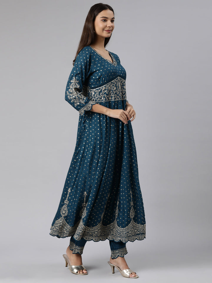 Neerus Blue cotton printed straight suit set - back view