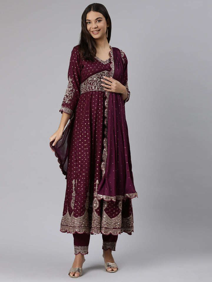 Neerus Purple printed floral straight suit set - detail view 2
