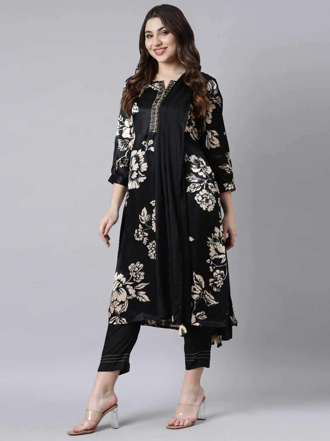 Neerus Black floral printed straight suit set - detail view 2