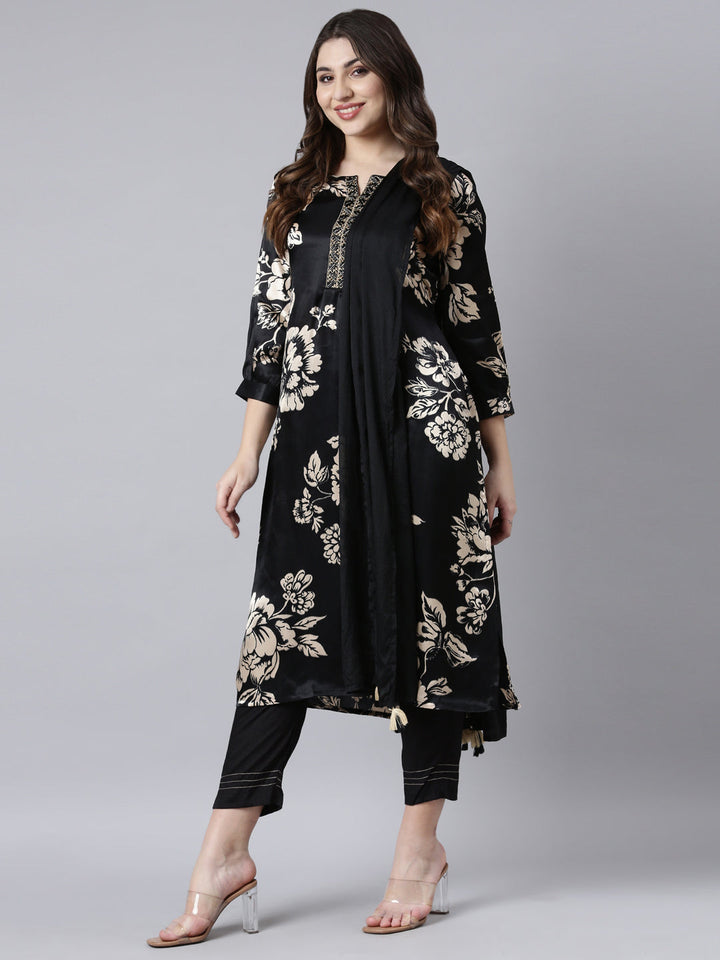 Neerus Black floral printed straight suit set - detail view 2