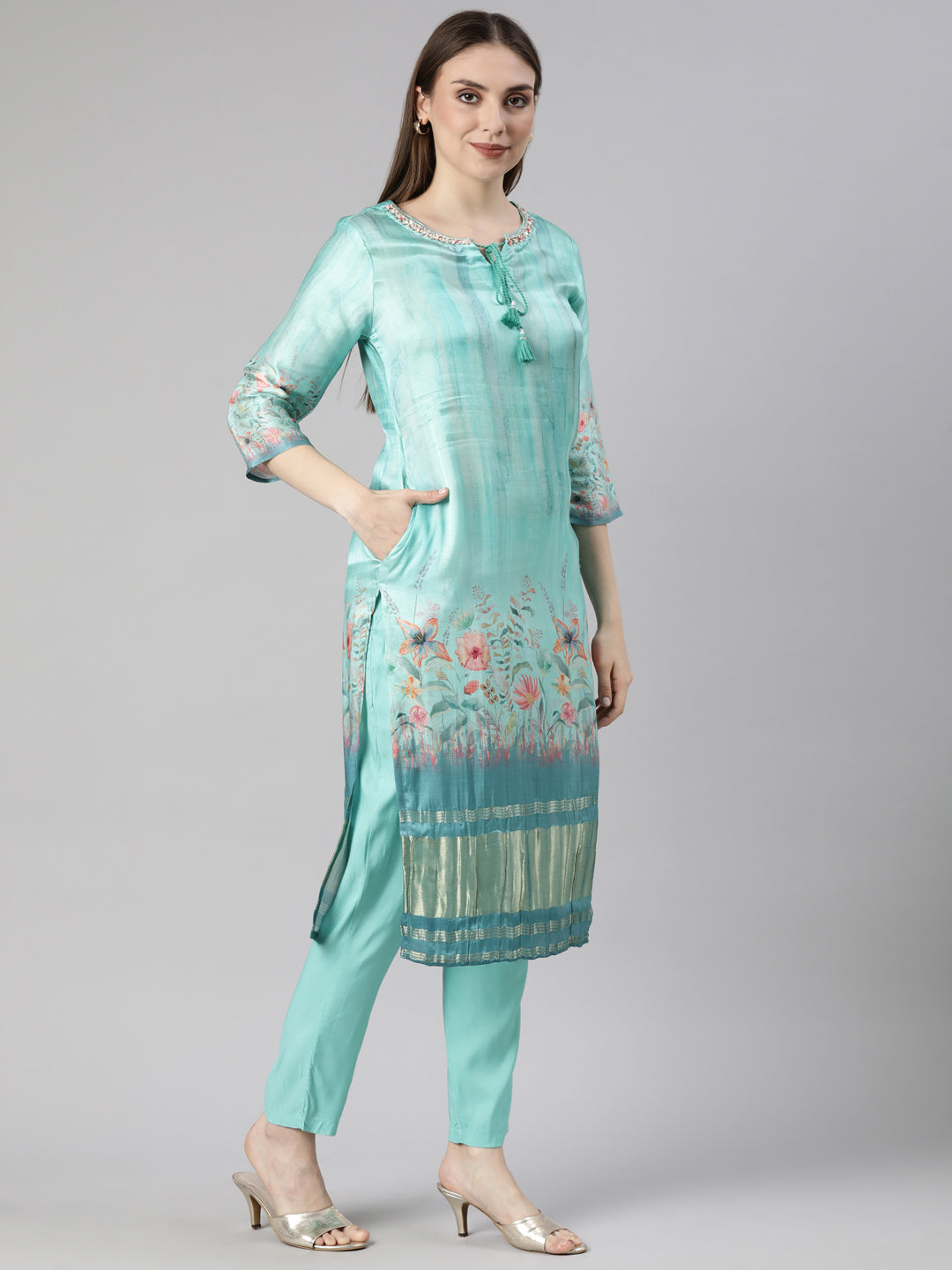 Neerus Green printed floral suit set - back view