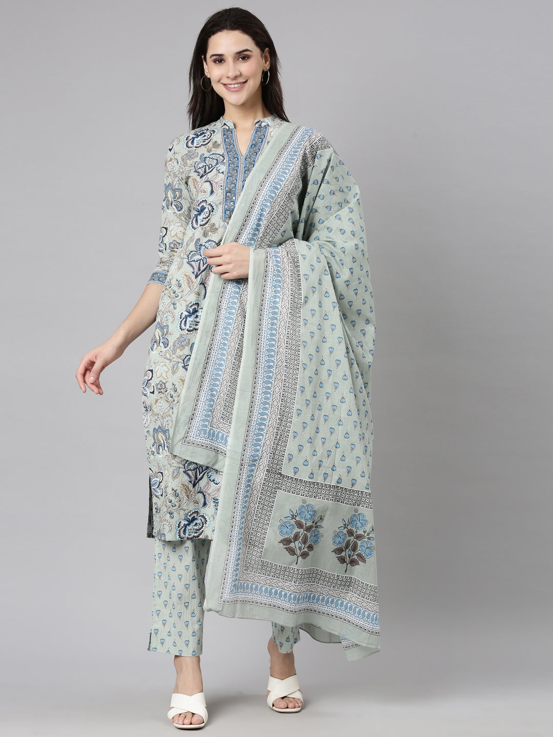 Neerus Green printed floral suit set - front view