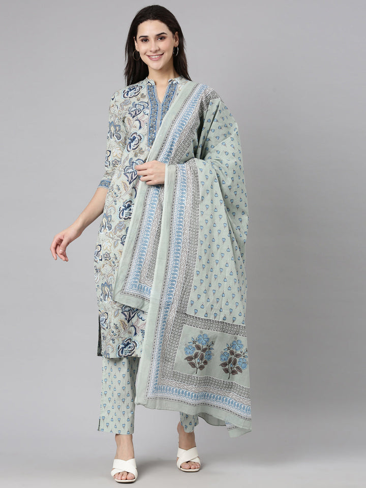 Neerus Green printed floral suit set - front view
