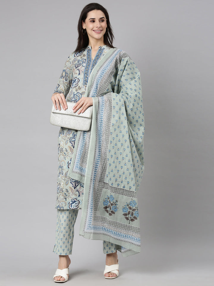 Neerus Green printed floral suit set - detail view 2