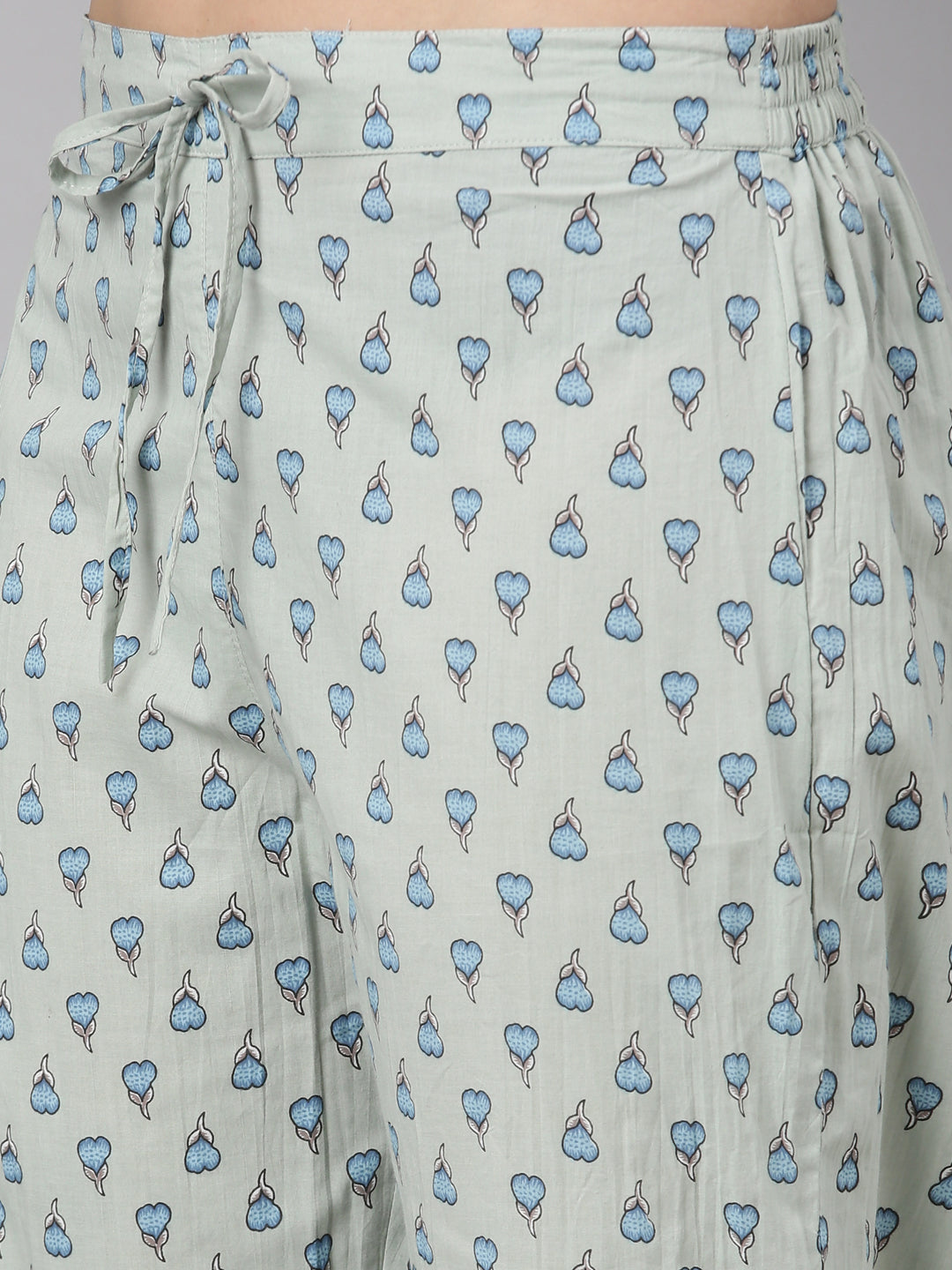 Neerus Green printed floral suit set - detail view 3