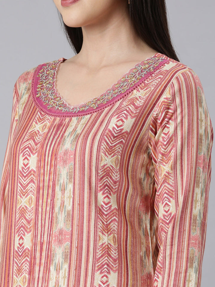Neerus Pink chevron printed straight kurti - detail view 2