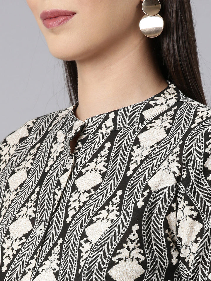 Neerus Black printed chevron straight kurti - detail view 2