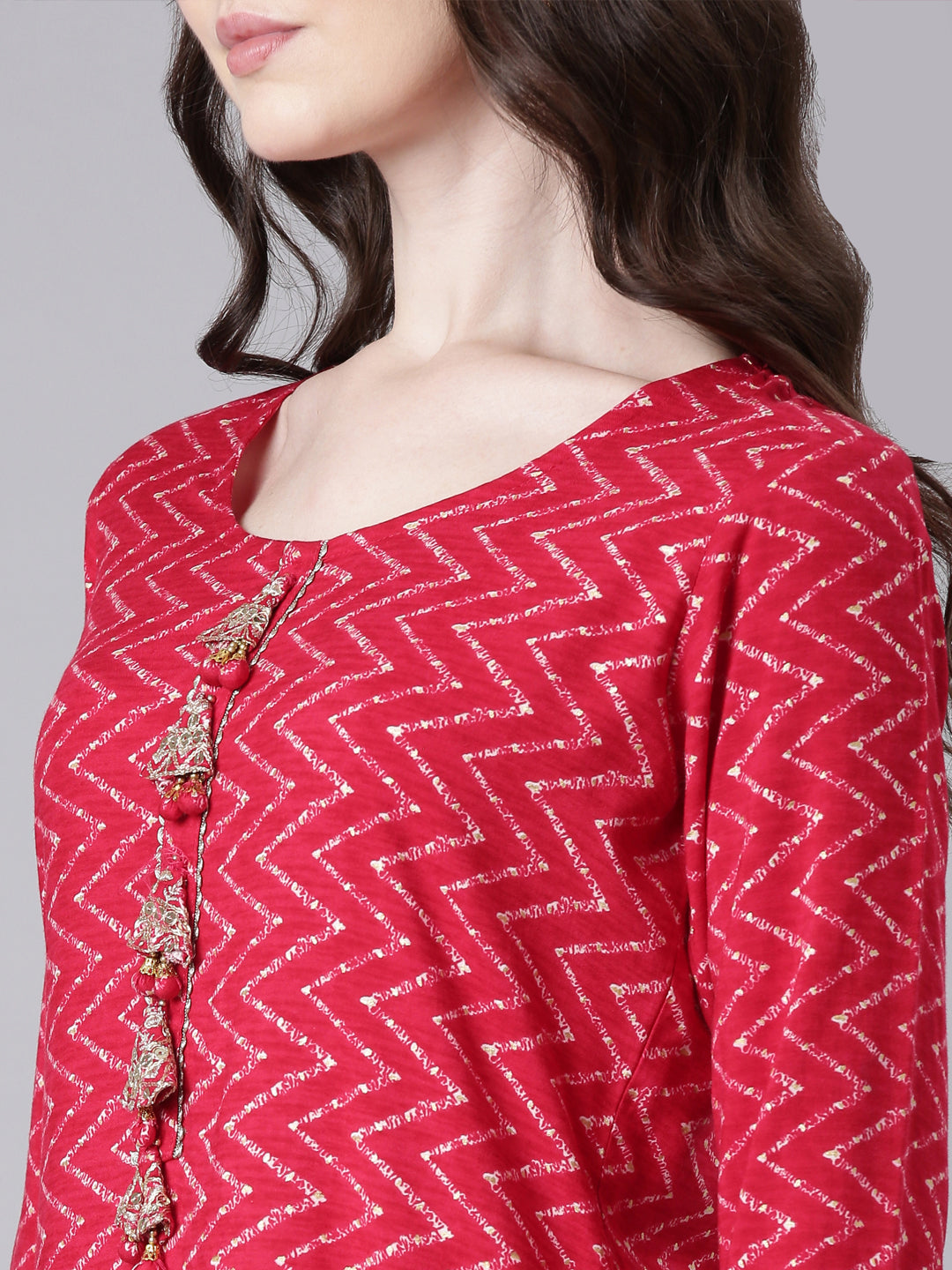 Neerus Pink rayon printed straight kurta - detail view 1