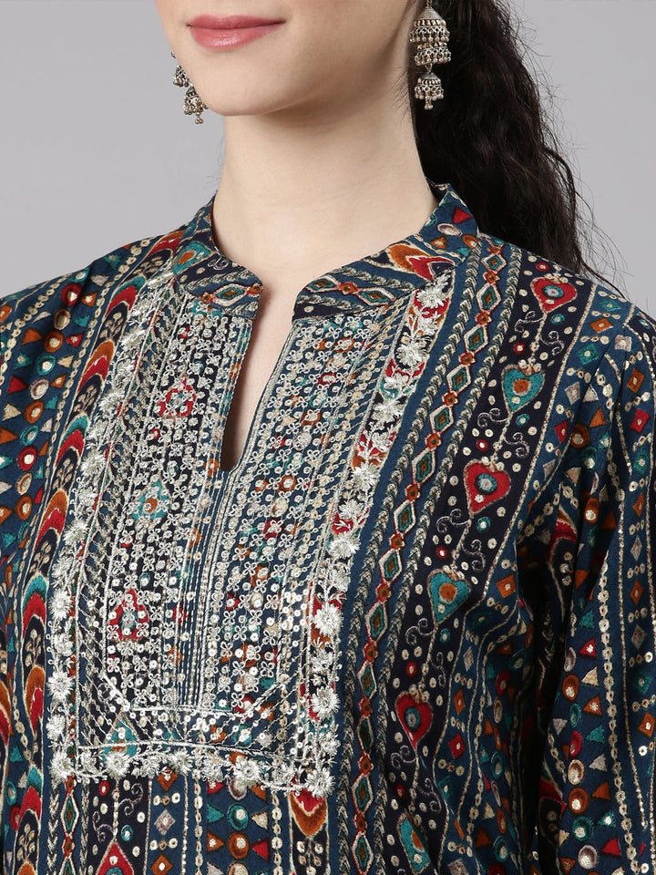 Neerus Blue rayon printed straight kurta - detail view 2