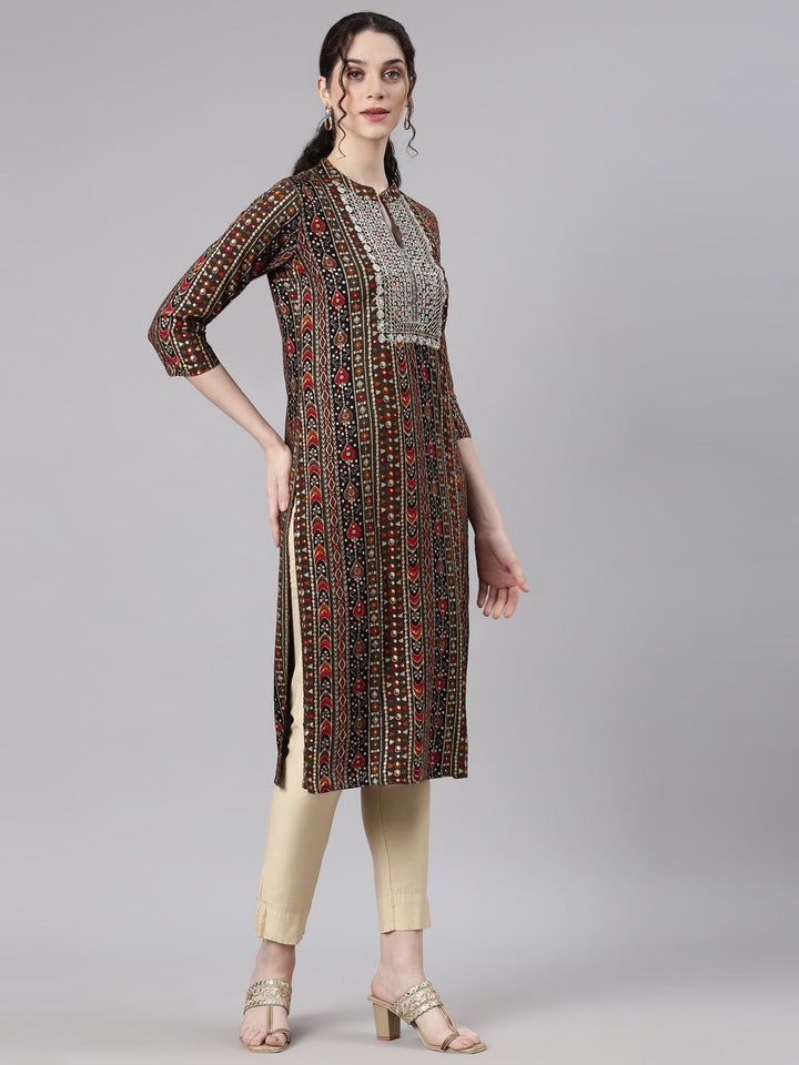 Neerus Green rayon printed straight kurti - side view