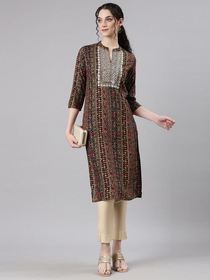 Neerus Green rayon printed straight kurti - detail view 3