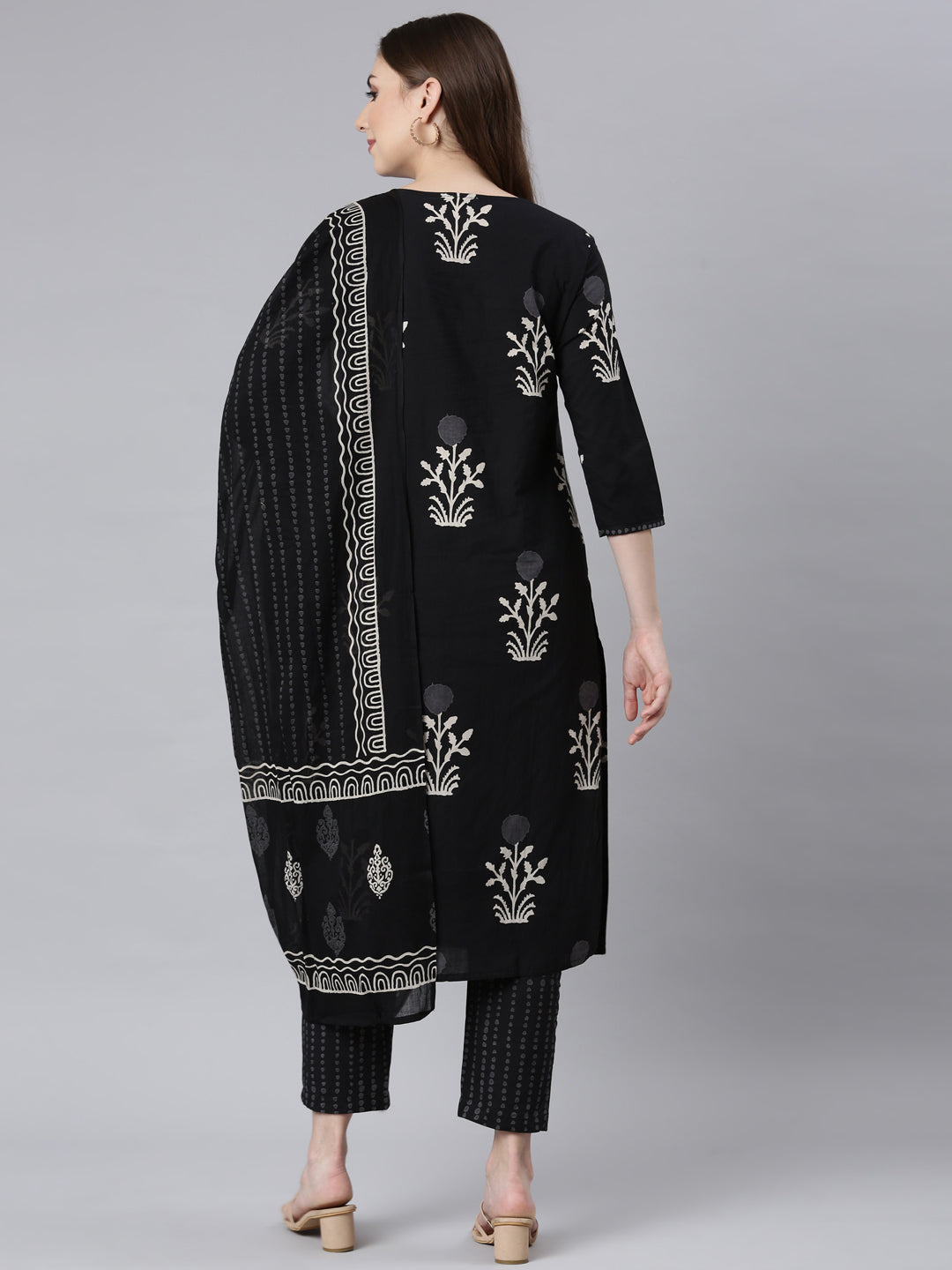 Neerus Black printed floral suit set panelled straight - detail view 1