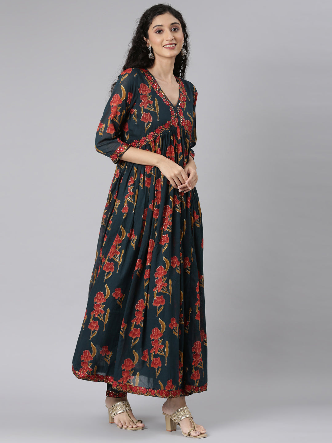 Neerus Green muslin printed kurta suit set - side view