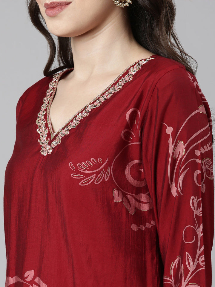 Neerus Maroon rayon straight suit set - detail view 2