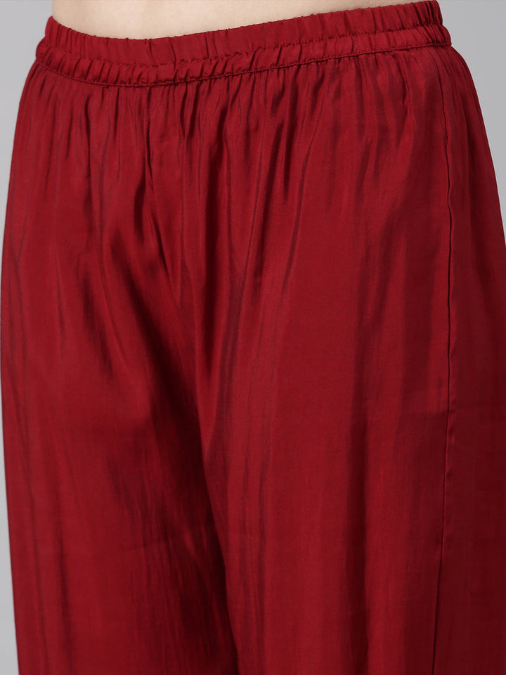 Neerus Maroon rayon straight suit set - detail view 4