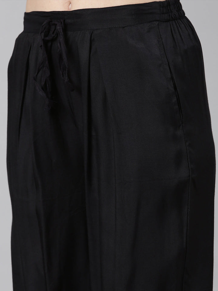 Neerus Black muslin printed floral suit set - detail view 4