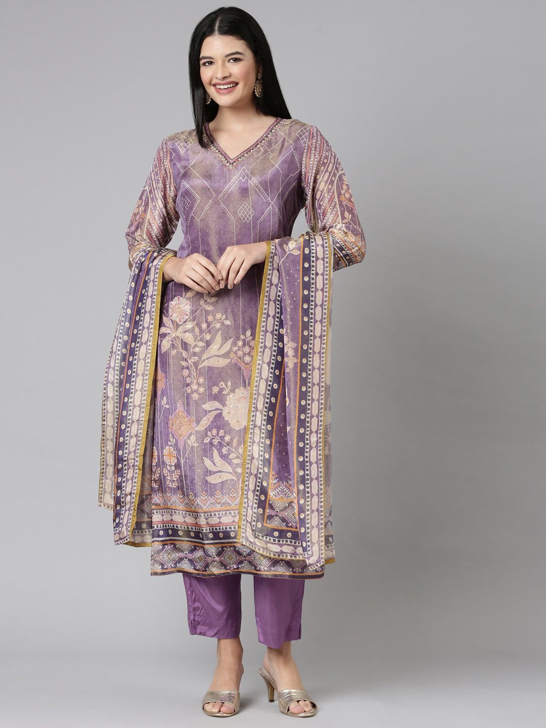 Neerus Purple tissue printed suit set - detail view 3