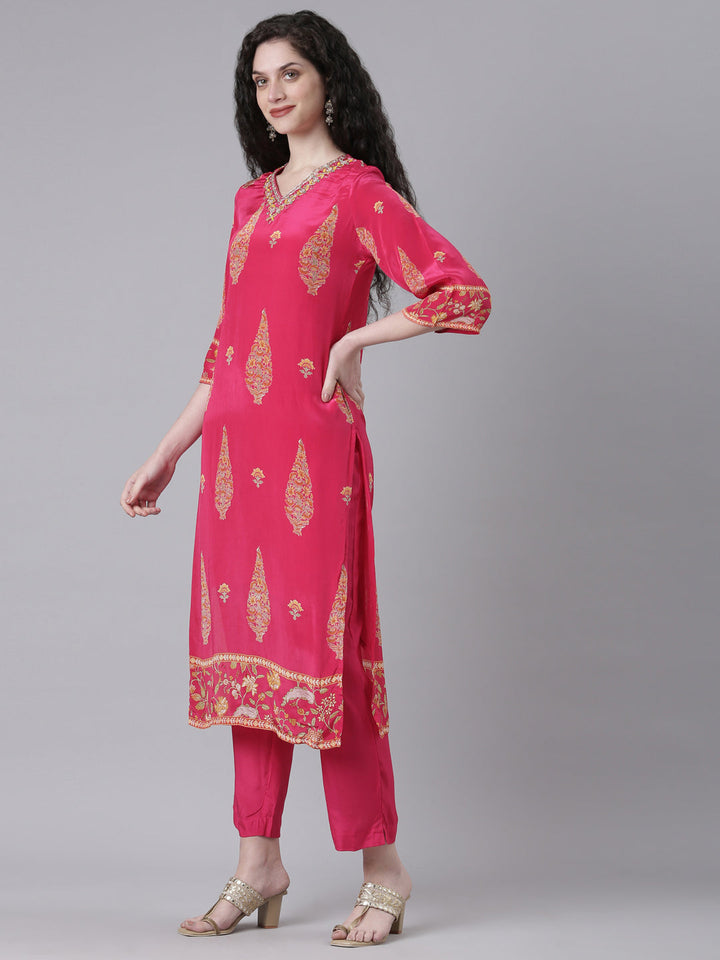 Neerus Pink cotton printed suit set - back view