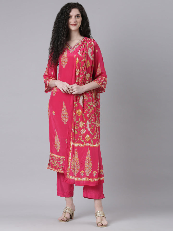 Neerus Pink cotton printed suit set - detail view 2