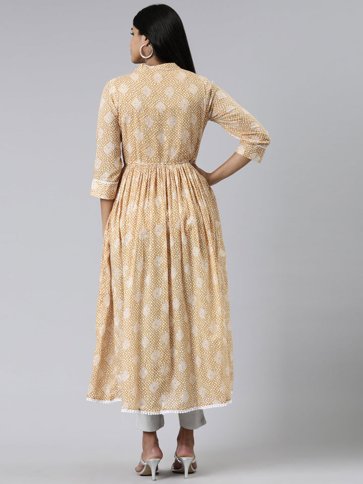 Neerus Yellow cotton printed straight kurti - side view
