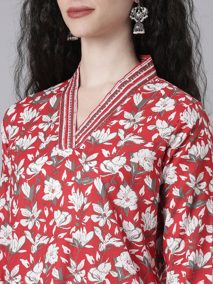 Neerus Red Casual Floral Straight Kurtas