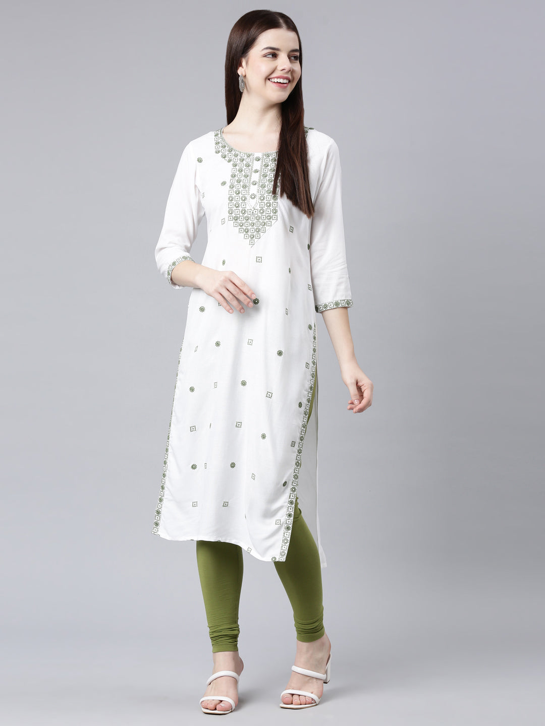 Neerus Green rayon solid straight kurta - detail view 2