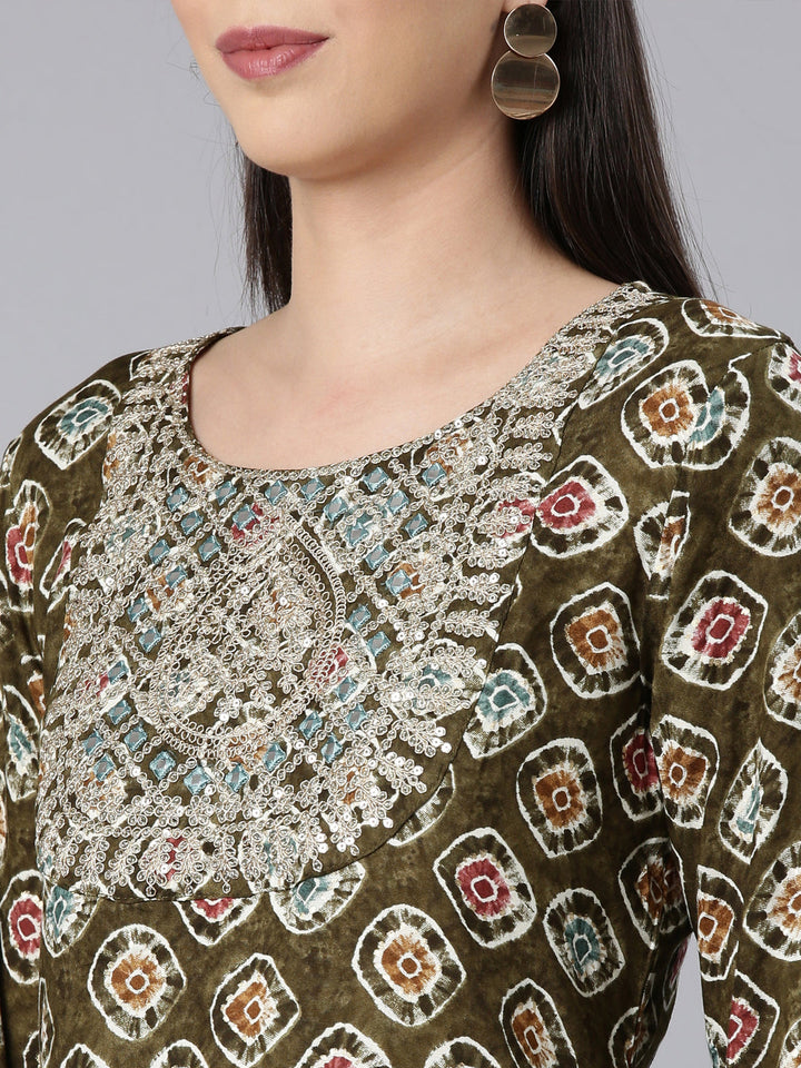 Neerus Green rayon embellished straight kurta - detail view 2