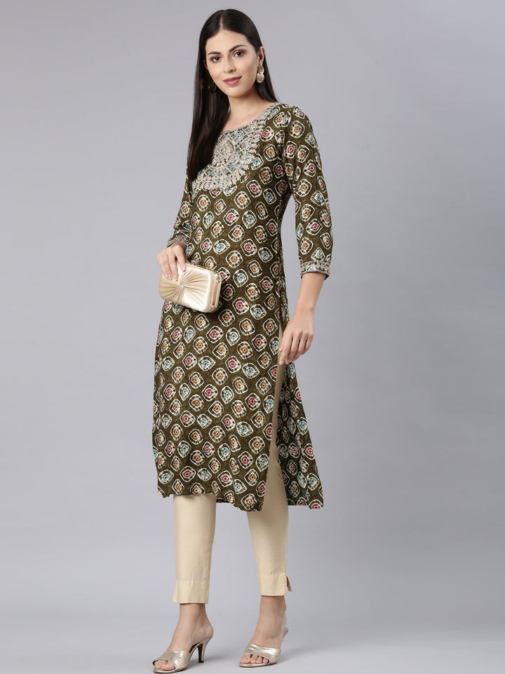 Neerus Green rayon embellished straight kurta - detail view 3