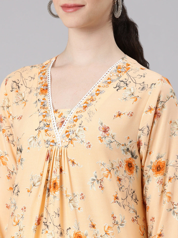 Neerus Pink rayon printed panelled kurta - detail view 1