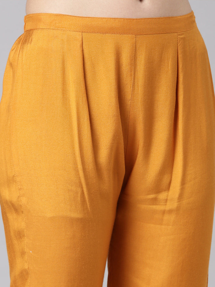 Neerus Yellow Jute Cotton Printed Suit Set - detail view 3