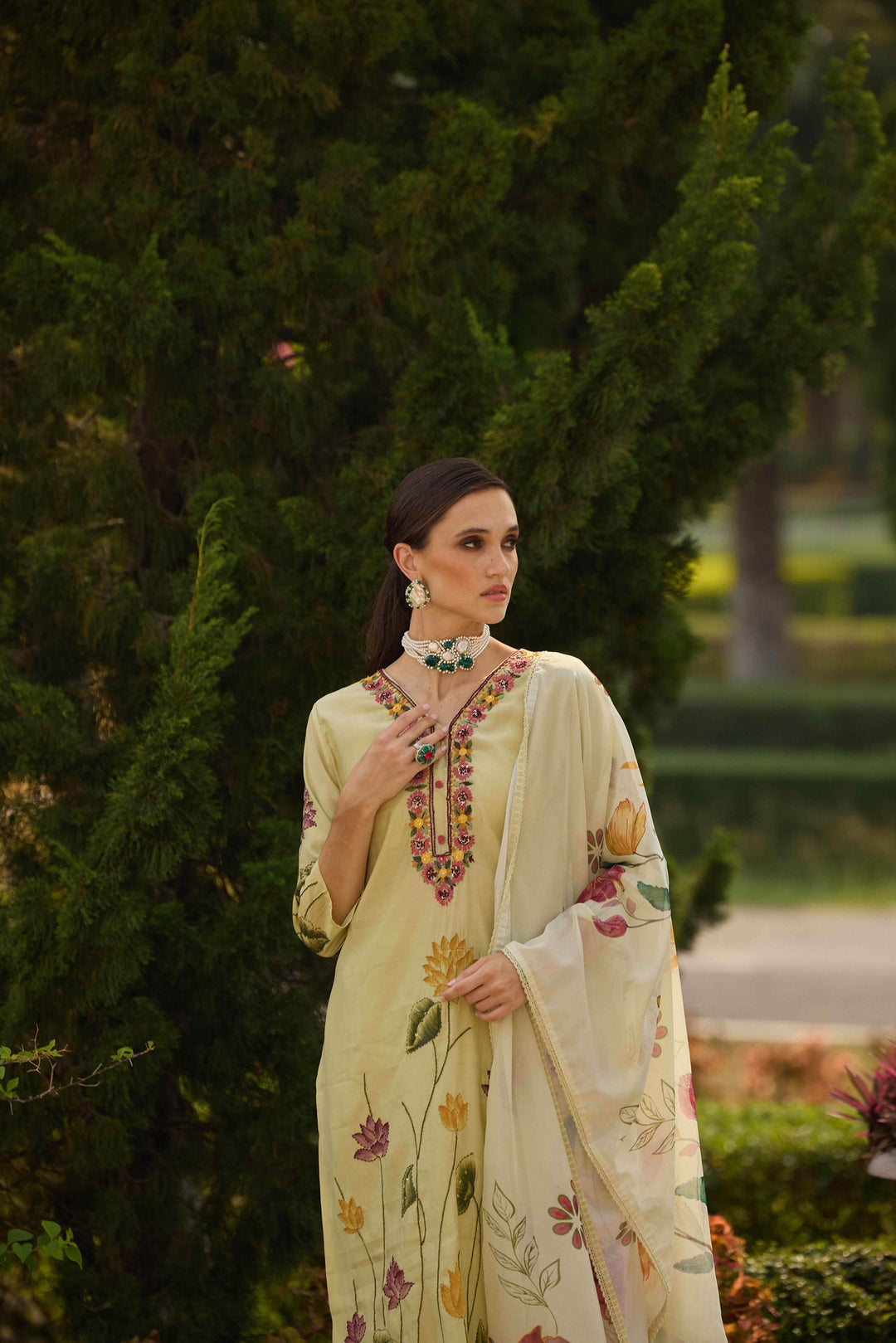 Neerus Green satin printed suit set - side view