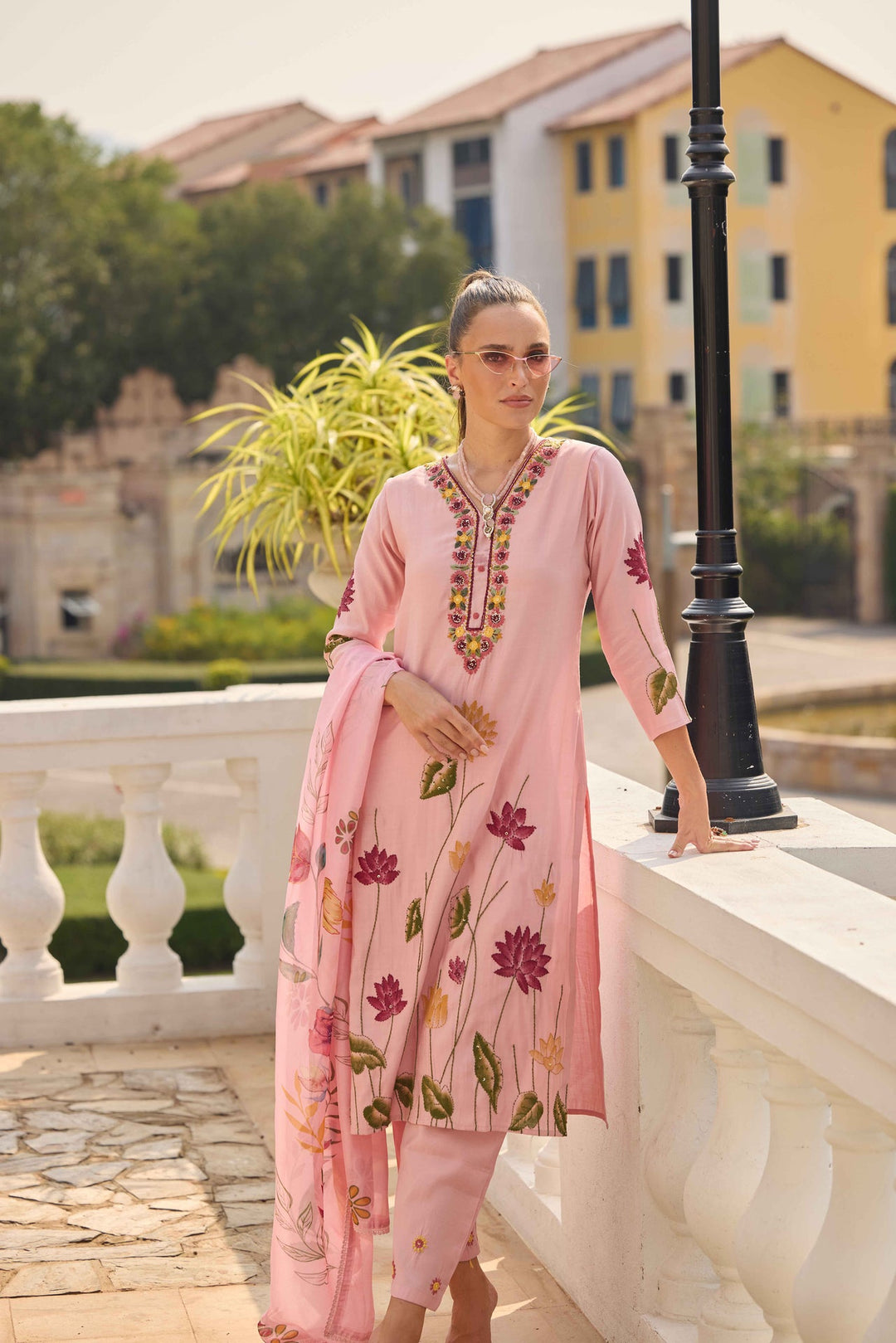 Neerus Pink satin printed suit set - side view