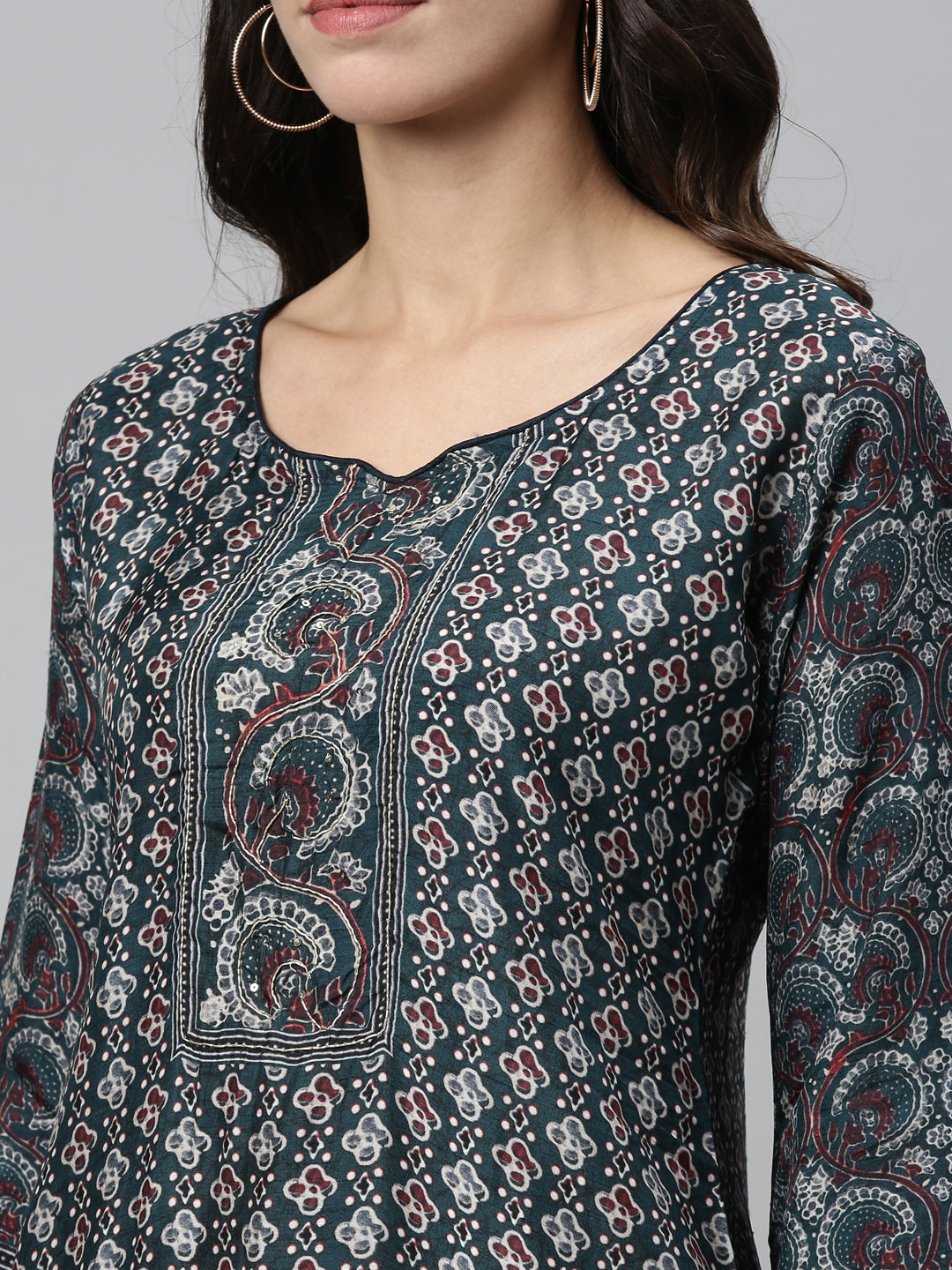 Neerus Green printed ethnic kurta for women - detail view 2