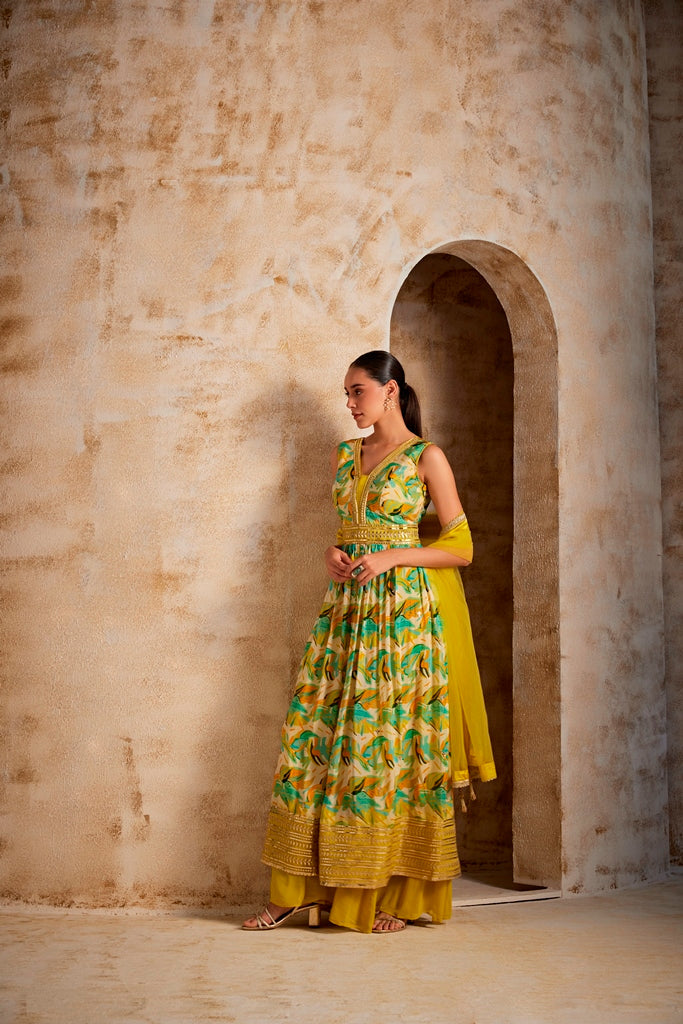 Neerus Green crepe printed suit palazzo set - side view