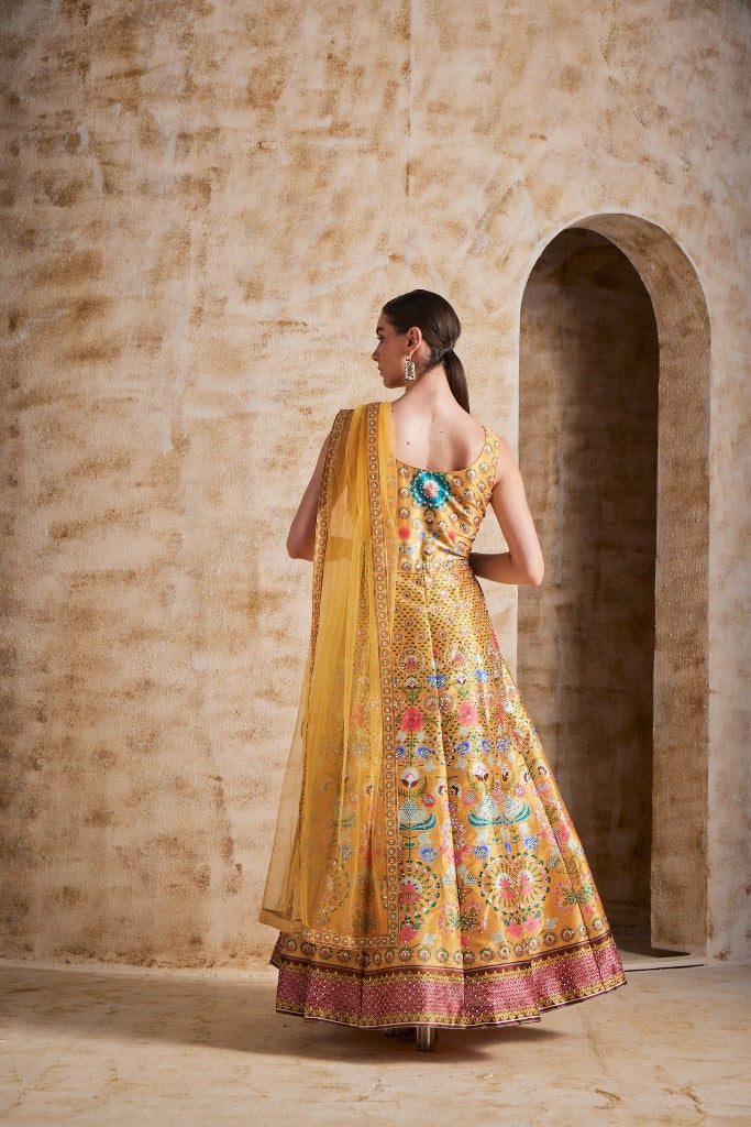 Neerus Yellow silk gown - detail view 1