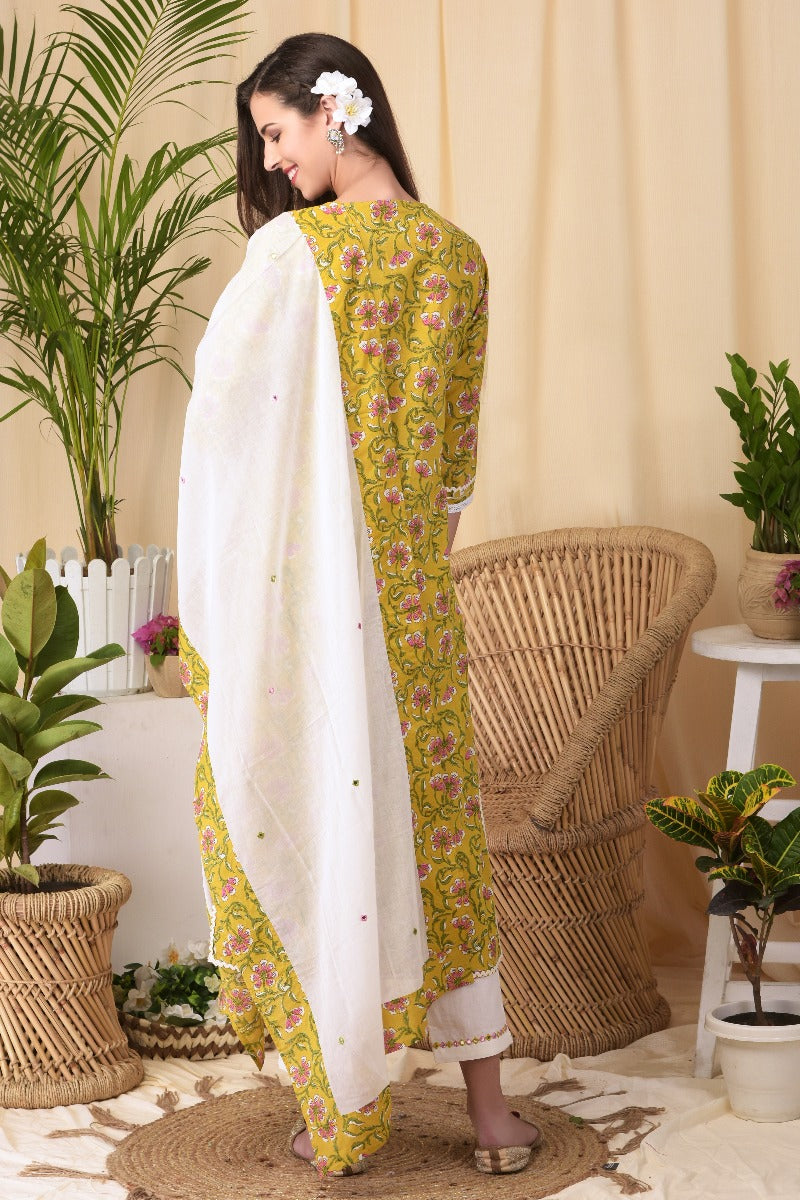 Neerus Yellow cotton kurta set with dupatta - side view